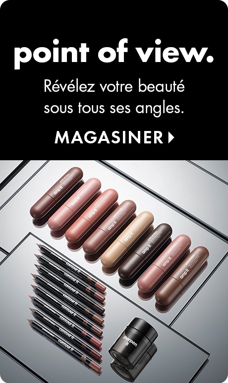 « point of view. » « Révélez votre beauté sous tous ses angles. » « MAGASINER » Publicité beauté avec un en-tête noir et un assortiment d’essentiels beauté présentés sur des surfaces réfléchissantes, notamment des soins pour les lèvres, des crayons, des po