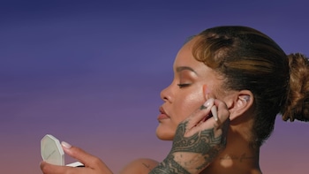Demi'Glow Light-Diffusing Highlighter Fenty Beauty by Rihanna