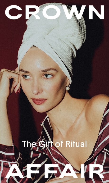 Crown Affair. The gift of ritual. Image of model. 