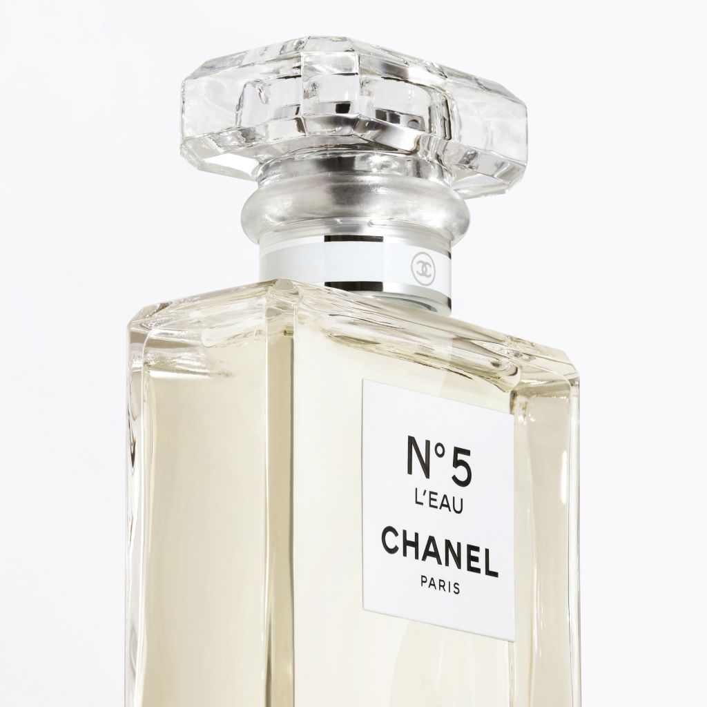  Chanel No. 5 L'eau by Chanel Eau De Toilette Spray