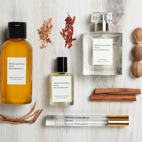 In the fragrance world, No.04 Bois de Balincourt Perfume Oil has emerged as a captivating and transformative scent cherished by many. Crafted meticulously to evoke a sense of tranquility and serenity, this perfume oil has enchanted both men and women alike with its unique blend of aromatic notes. 