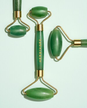Herbivore Jade Facial Roller Image 2