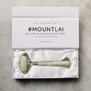 Mount Lai Jade Massaging Facial Roller Image 3