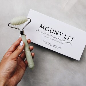 Mount Lai Jade Massaging Facial Roller Image 4