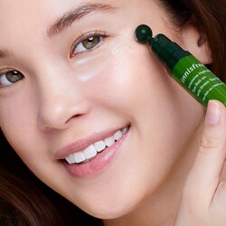 innisfree moisture volumizing eye serum