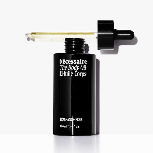 This body oil is carefully crafted using a unique cold-pressing method, which ensures that all the natural properties and nutrients of the ingredients are preserved. By avoiding the use of high heat or chemicals during the extraction process, the oil maintains its purity and effectiveness.