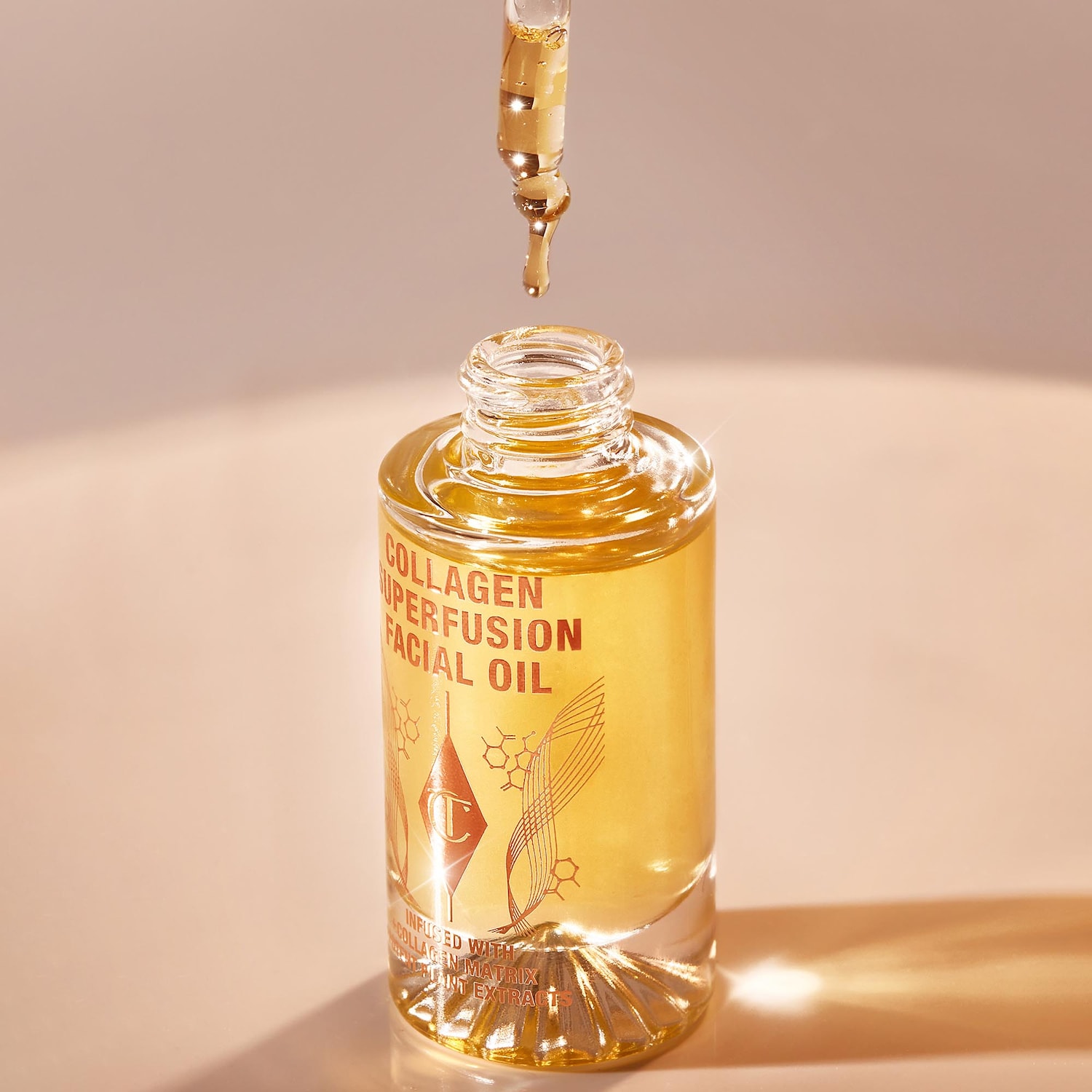 Мини-версия укрепляющего масла для лица Charlotte Tilbury Collagen Superfusion — фото 2