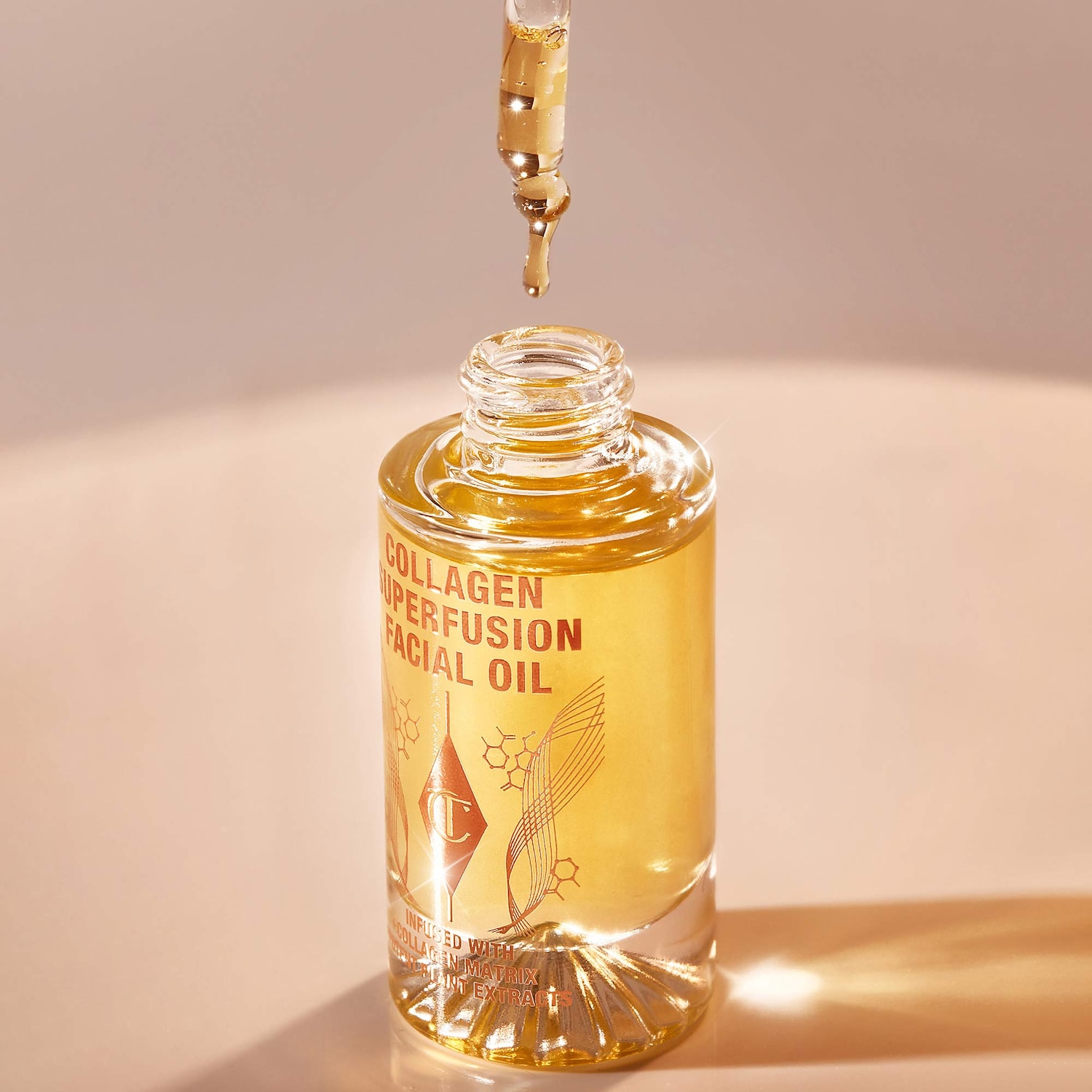 Укрепляющее масло для лица Charlotte Tilbury Collagen Superfusion для упругости и объема — фото 2