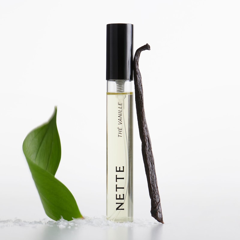 Thé Vanille Eau de Parfum Travel Spray with Matcha and Salt thumbnail 2