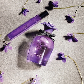 dolce e gabbana violet liquid blush @dolcegabbana_beauty Violet Liquid Blush 💜, A revolutionary pH-reacting  blush formula that adapts to every skin tone, creating a custom cheek glow  that can last up to ten hours., (Description from