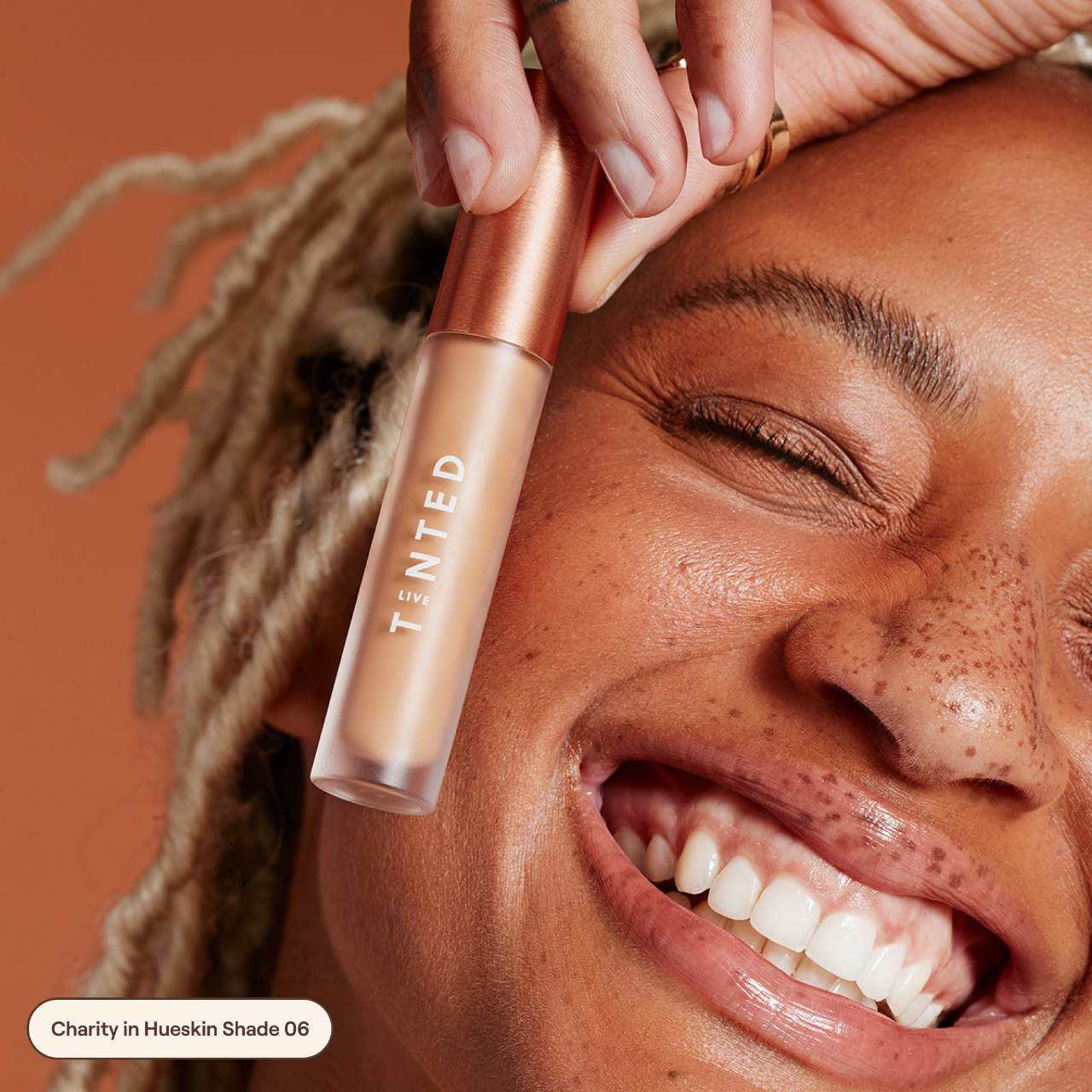 Live Tinted Hueskin Serum Concealer - Thumbnail 2