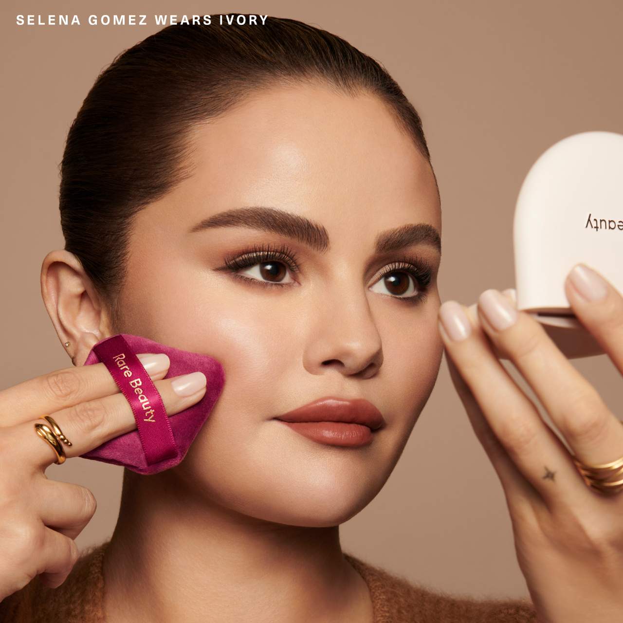 Оттеночная прессованная пудра без талька Rare Beauty by Selena Gomez True to Myself — фото 3