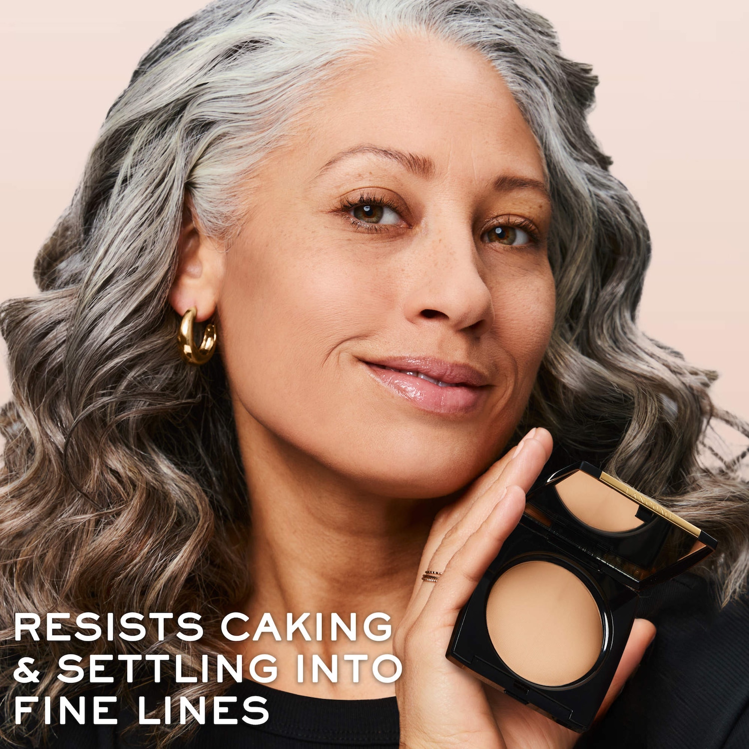 DUAL FINISH – Multi-tasking Longwear Powder Foundation