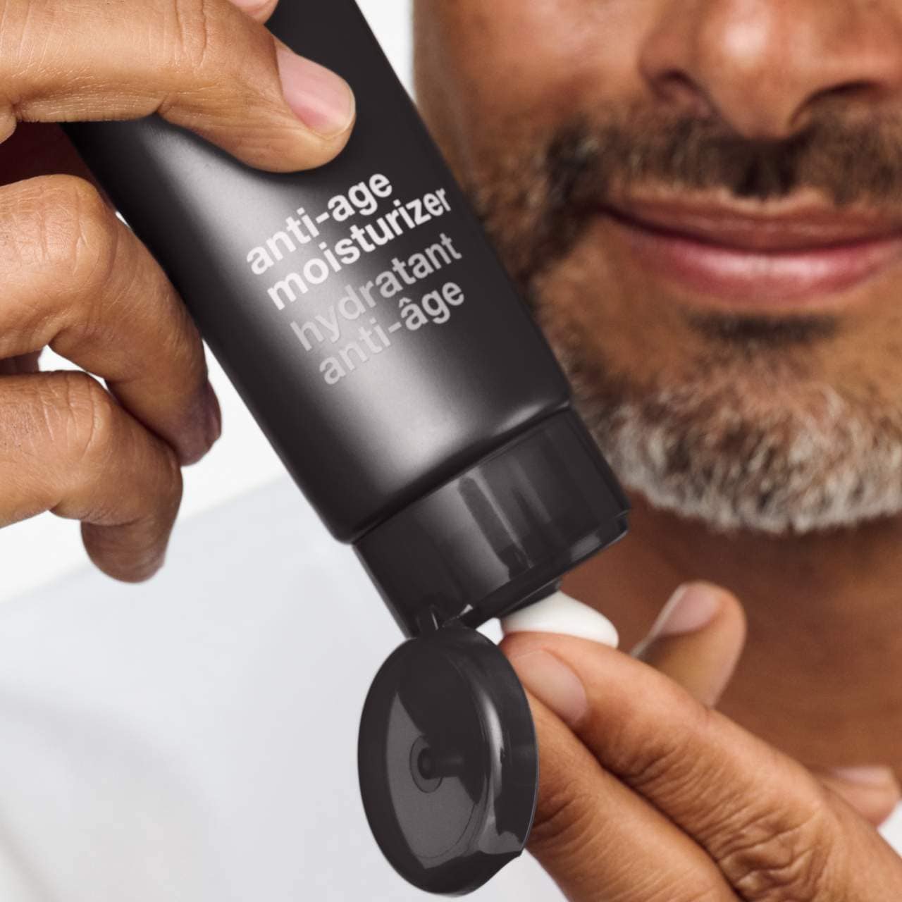 Антивозрастной увлажняющий крем Clinique For Men с гиалуроновой кислотой — фото 5