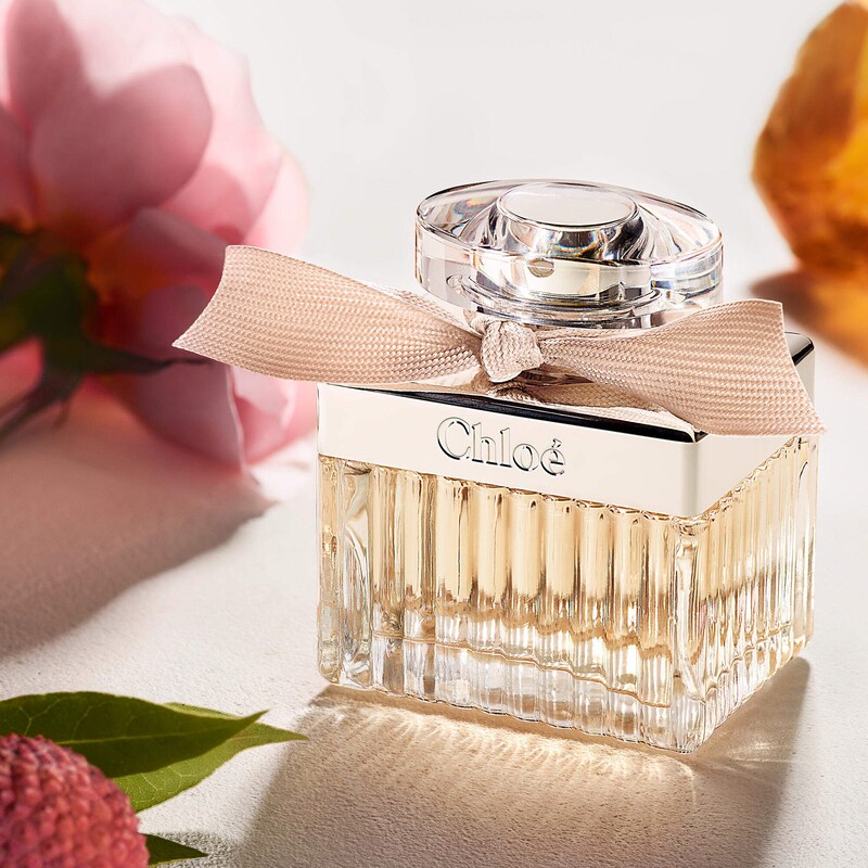 Chloé Eau de Parfum with Rose & Amber thumbnail 7
