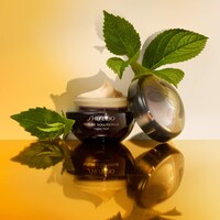 Future Solution LX Total Regenerating Cream