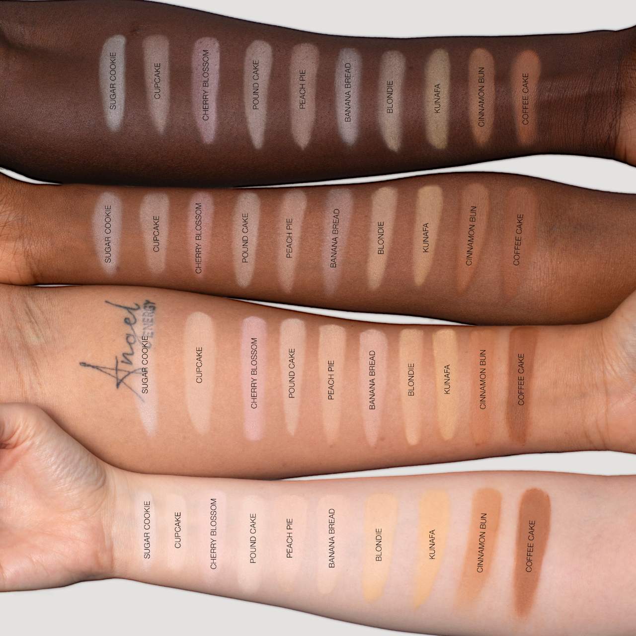 Рассыпчатая пудра для запекания и фиксации с эффектом размытия Huda Beauty Easy Bake, цвет: Banana Bread — фото 3