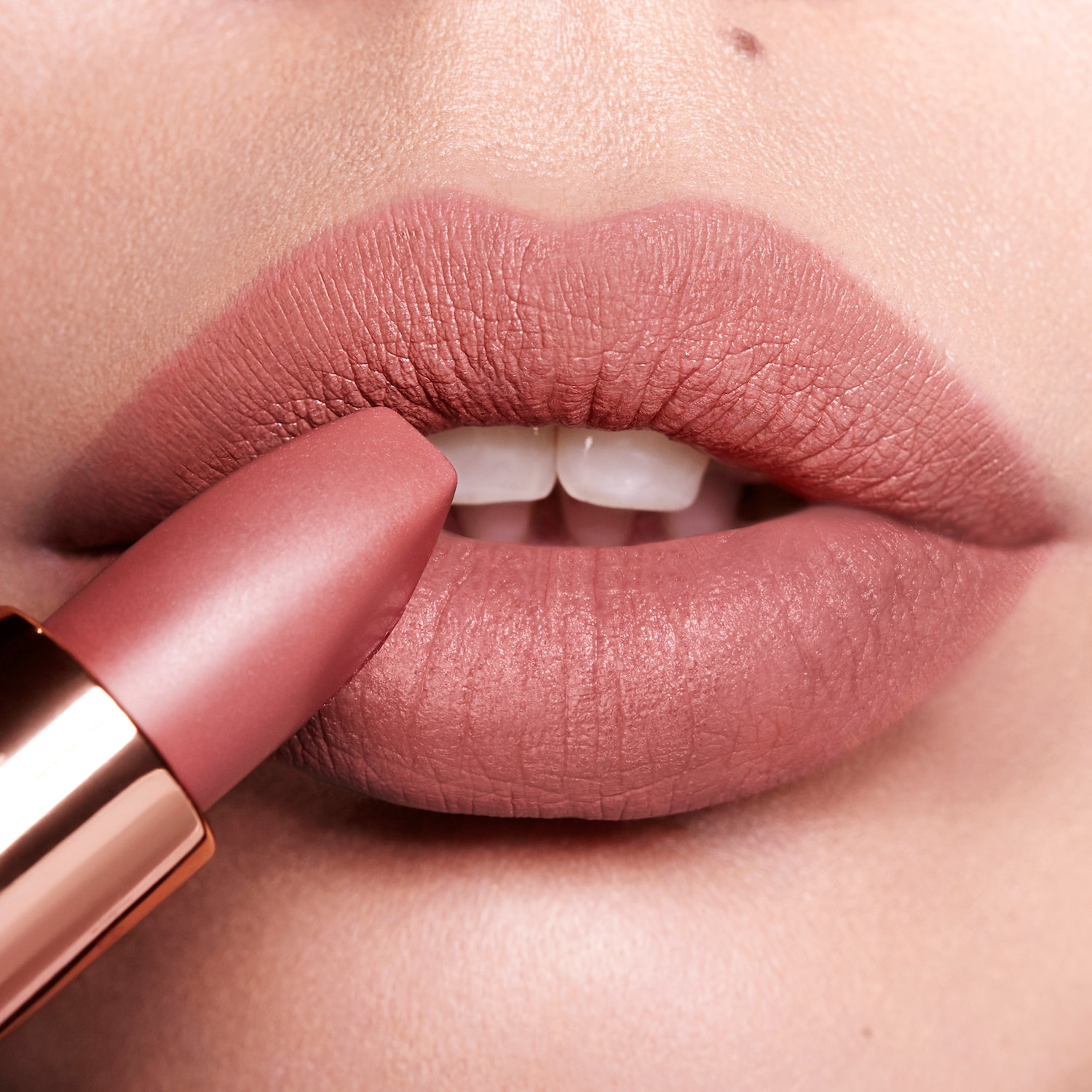 Káº¿t quáº£ hÃ¬nh áº£nh cho Son LÃ¬ Charlotte Tilbury Matte Revolution #Bond Girl