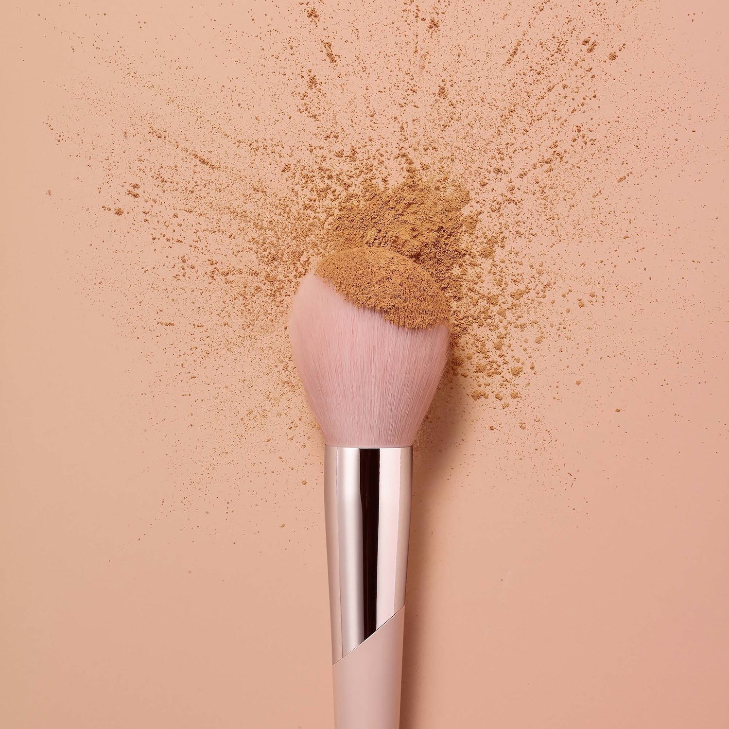 Кисть-пуховка для фиксации макияжа Fenty Beauty by Rihanna 170 — фото 2