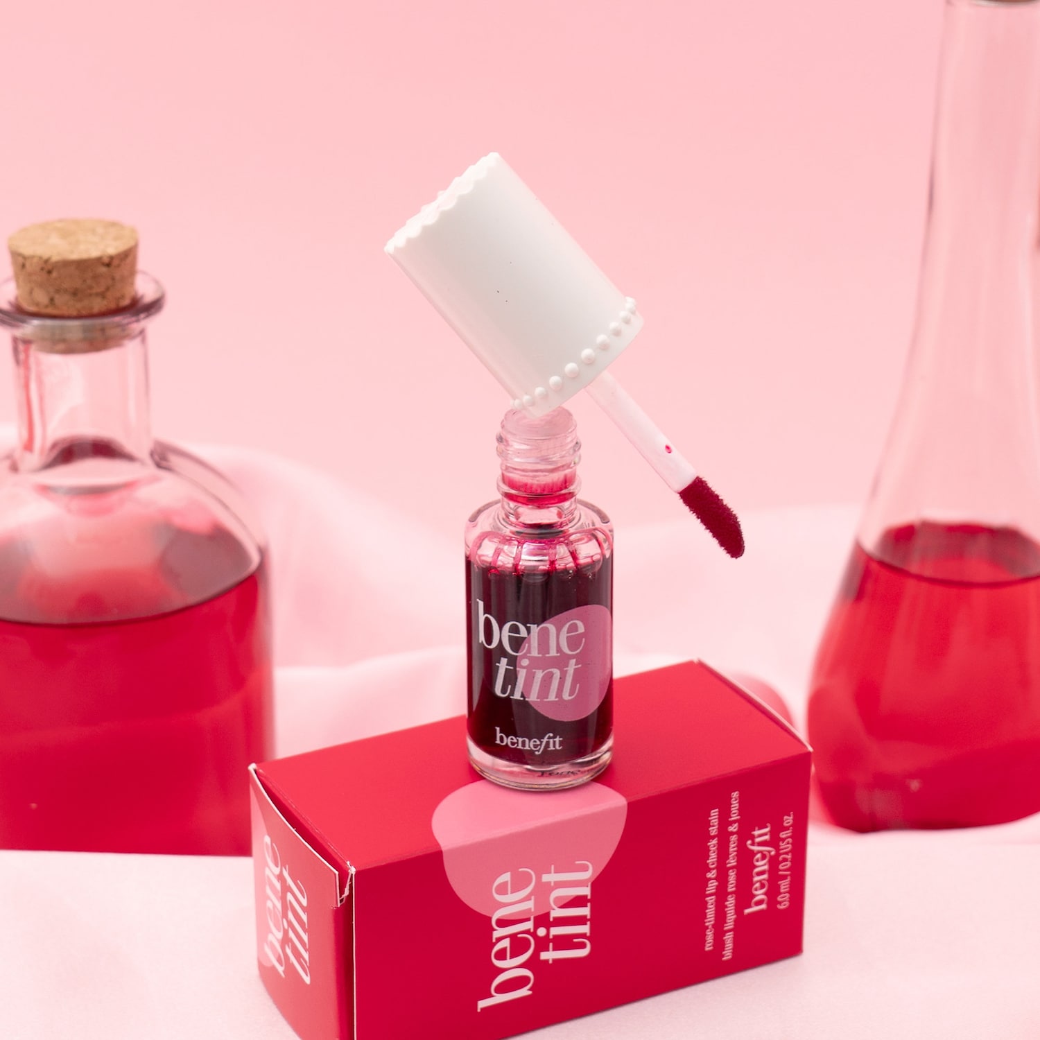 Жидкий тинт для губ и щёк Benefit Cosmetics Benetint, прозрачный, наращиваемый — фото 6