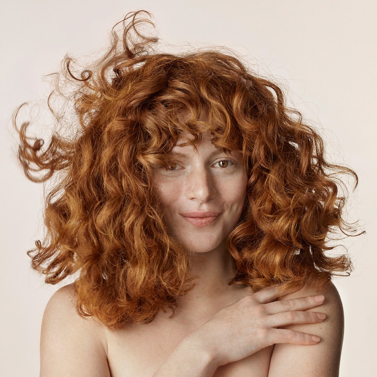 Крем для укладки и разглаживания волос Virtue Correct Un-Frizz — фото 7