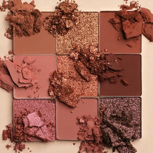 HUDA BEAUTY Nude Obsessions Eyeshadow Palette in Nude Medium Image 5