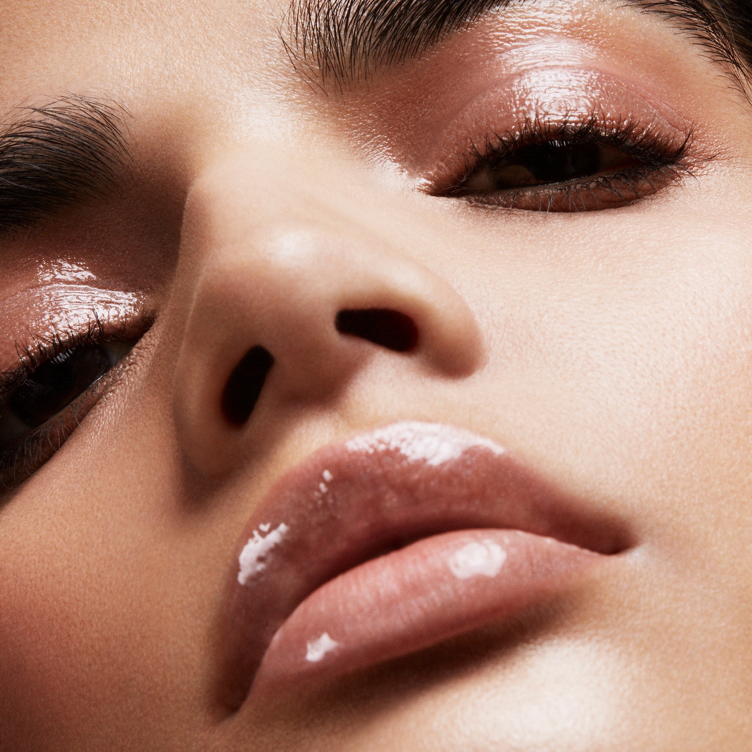 Fenty Beauty by Rihanna Универсальный блеск-люминайзер для губ Fenty Beauty Gloss Bomb, цвет: $weetmouth — фото 2