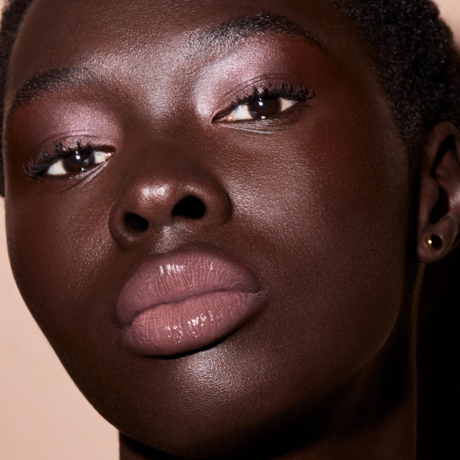 Fenty Beauty by Rihanna Кремовая помада для губ Fenty Beauty Gloss Bomb Cream Color Drip — фото 6