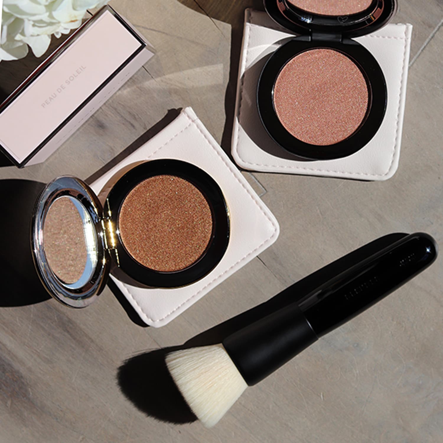 Кисть для растушевки хайлайтера Westman Atelier Clean Highlighter Blender — фото 6