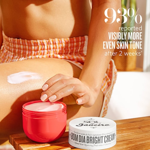 The Mini Bom Dia Bright Body Cream comes in a convenient mini size, allowing you to take it on-the-go and enjoy the refreshing benefits whenever you desire. Whether you use it as a part of your morning routine or for a mid-day pick-me-up, this body cream is sure to brighten your skin and elevate your mood.