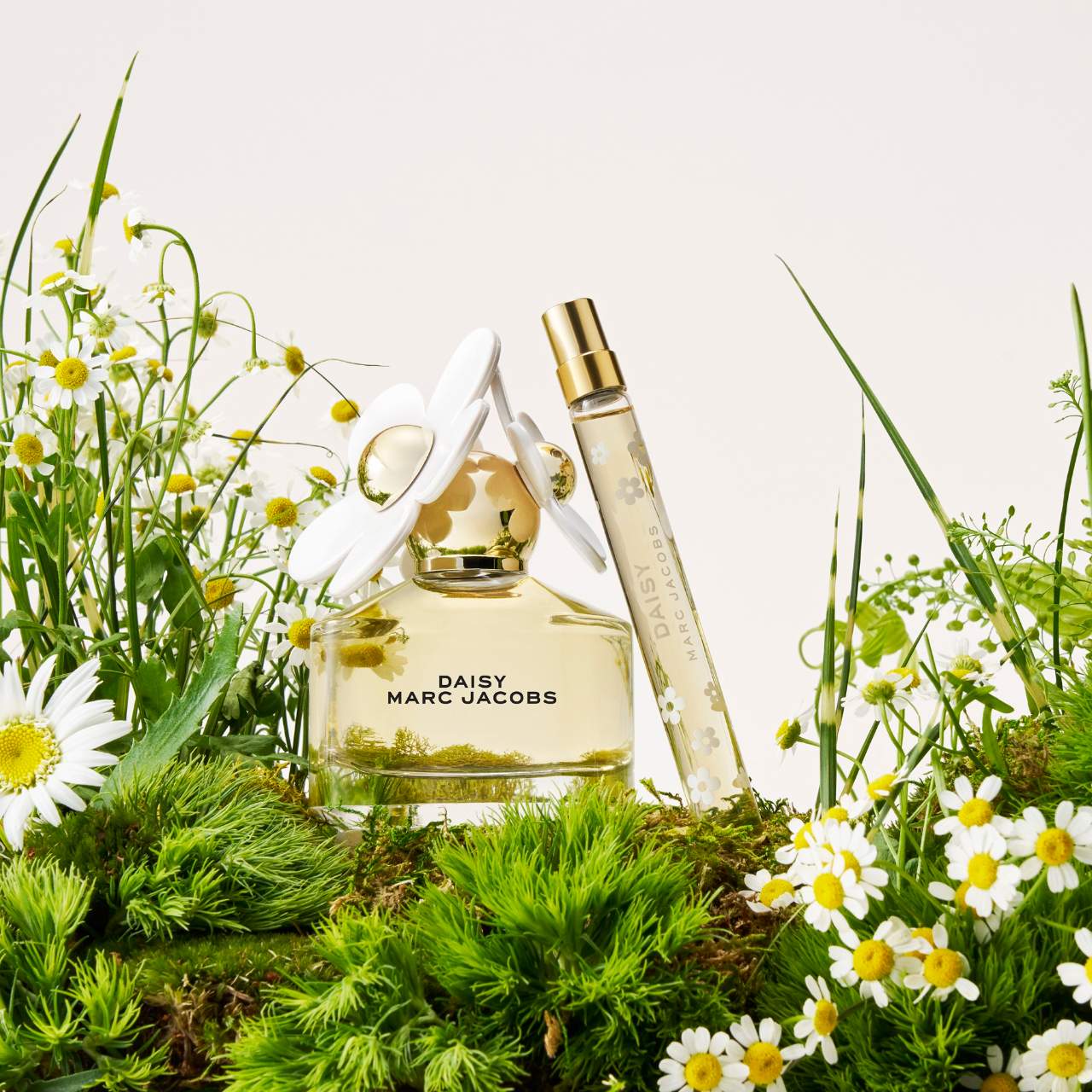 Marc Jacobs Daisy Eau De Parfum 50ml Marc Jacobs Daisy Murakami