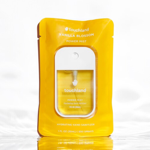 The primary purpose of this hand sanitizer is to kill bacteria and viruses while keeping your hands moisturized. It is formulated with high-quality ingredients that effectively eliminate germs, but also contain moisturizing agents to prevent dryness and irritation. The hydrating properties make it ideal for frequent use without compromising the health of your skin.