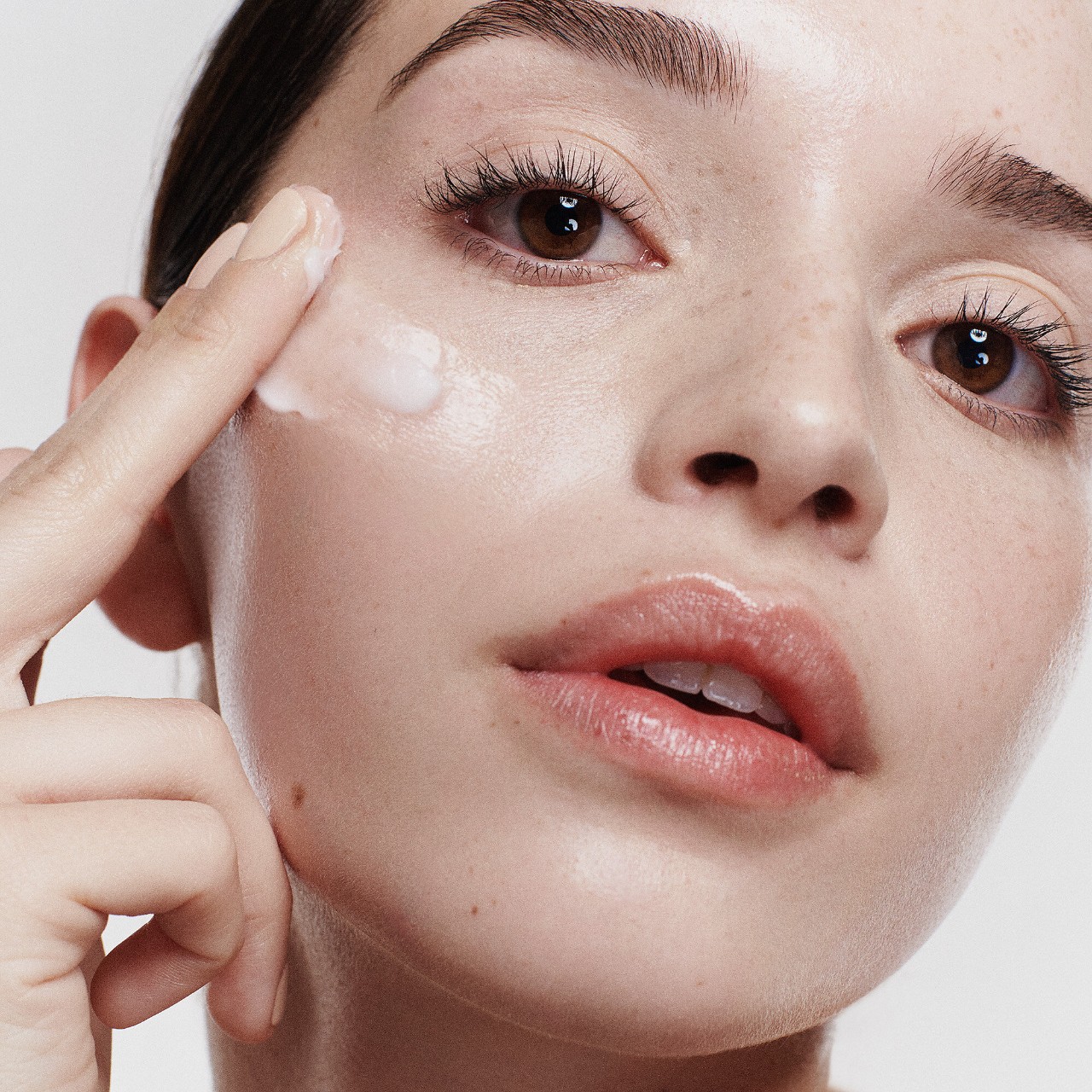 Strength Peptide Barrier Boost Moisturizer with Hyaluronic Acid and Niacinamide