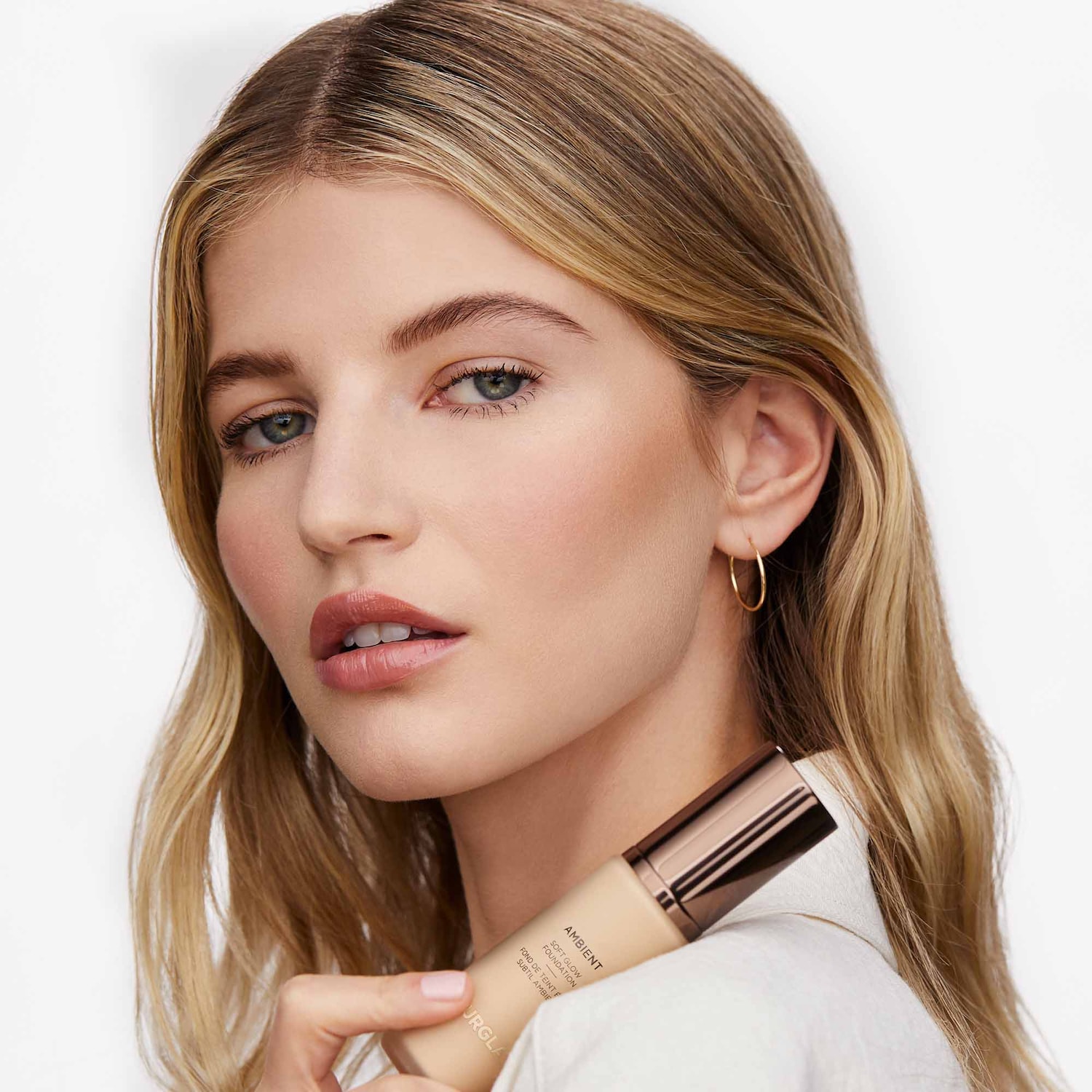 Тональный крем Hourglass Ambient Soft Glow Foundation — фото 7