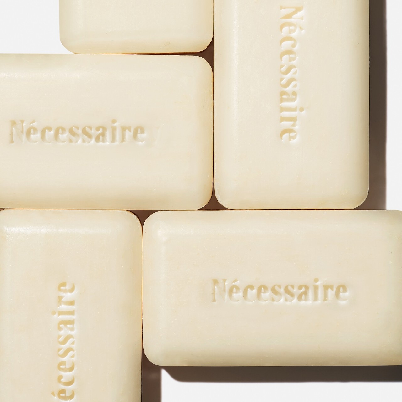 Эксфолиант-брусок для душа против кератоза Nécessaire The Body Exfoliant Bar — фото 3