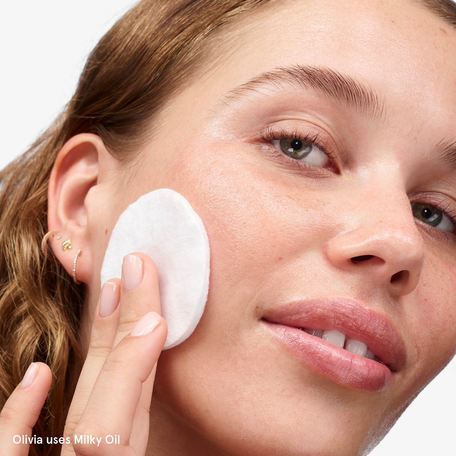 Двухфазное водостойкое средство для снятия макияжа Glossier Milky Oil — фото 6
