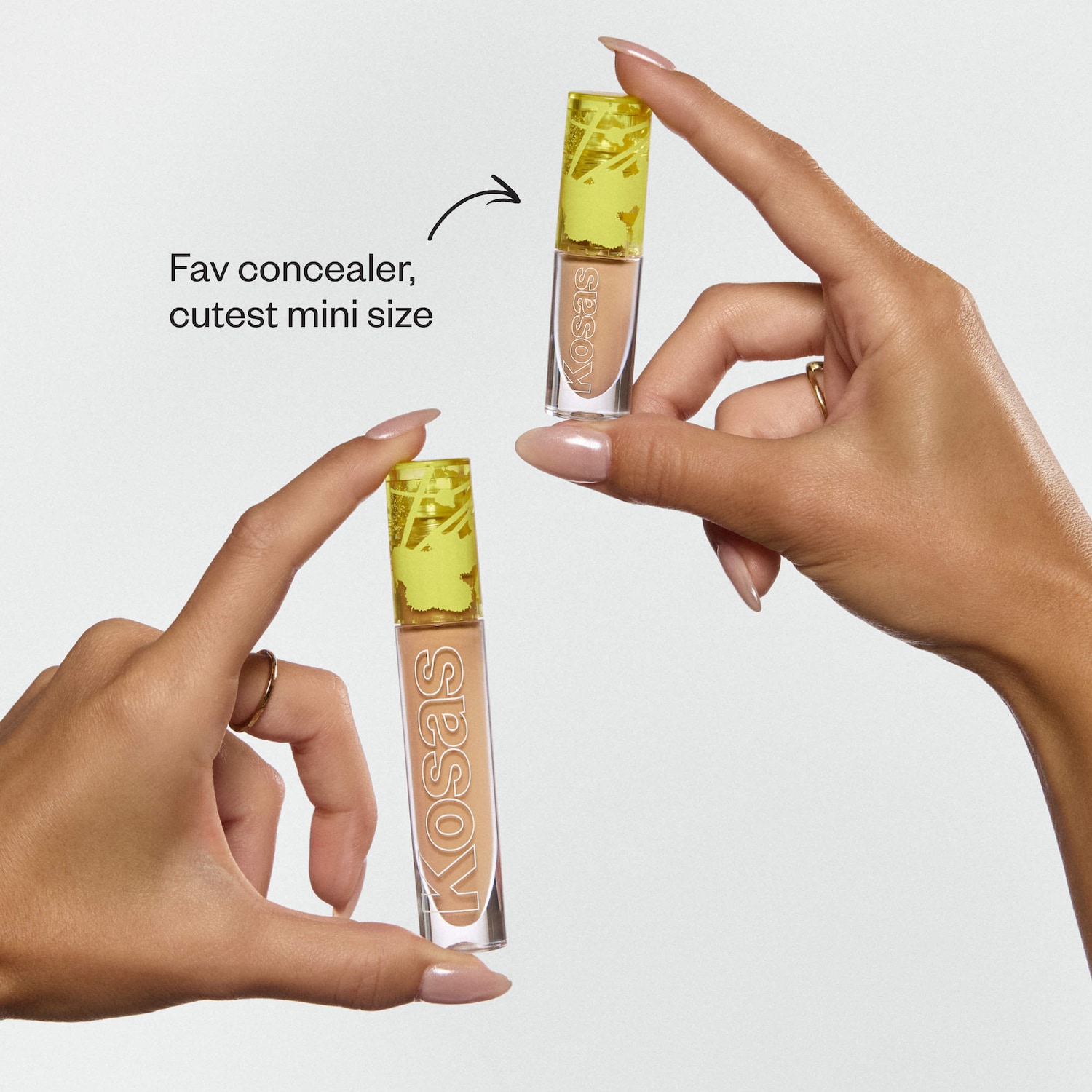 Mini Revealer Super Creamy + Brightening Concealer with Caffeine and Hyaluronic Acid