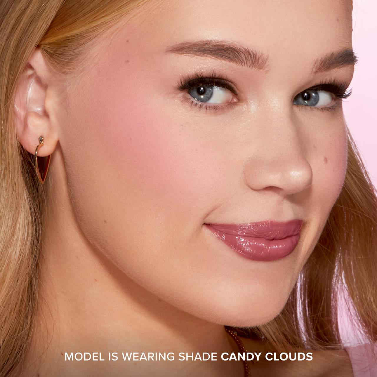 Пудровые румяна с эффектом размытия Too Faced Cloud Crush — фото 3