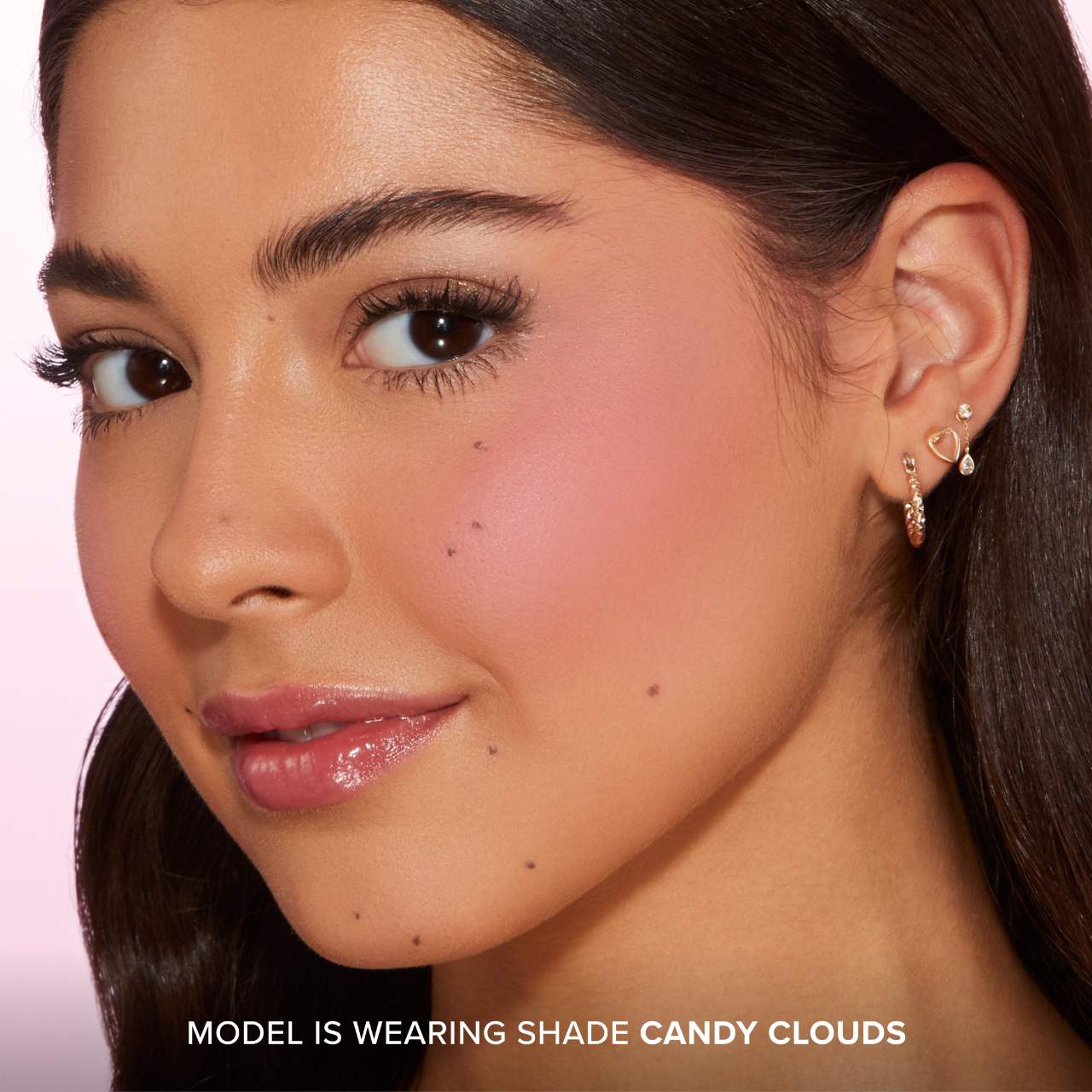 Пудровые румяна с эффектом размытия Too Faced Cloud Crush — фото 4