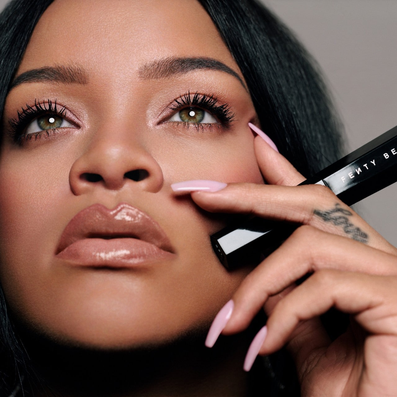 Тушь для ресниц Fenty Beauty by Rihanna Hella Thicc Volumizing — фото 6