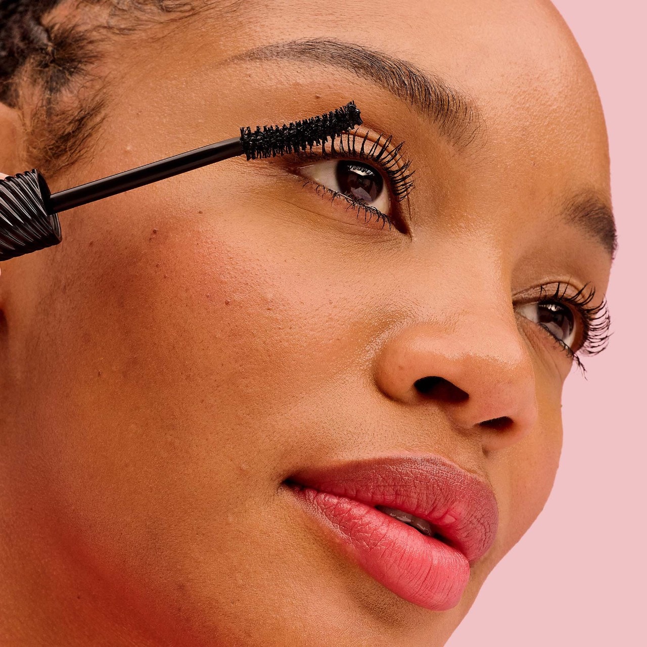 Мини-версия туши для объёма ресниц Benefit Cosmetics Fan Fest — фото 4