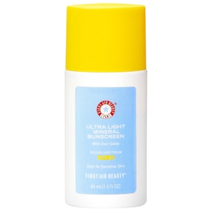 First Aid Beauty - Ultra Light Liquid Mineral Sunscreen with Zinc Oxide SPF 30