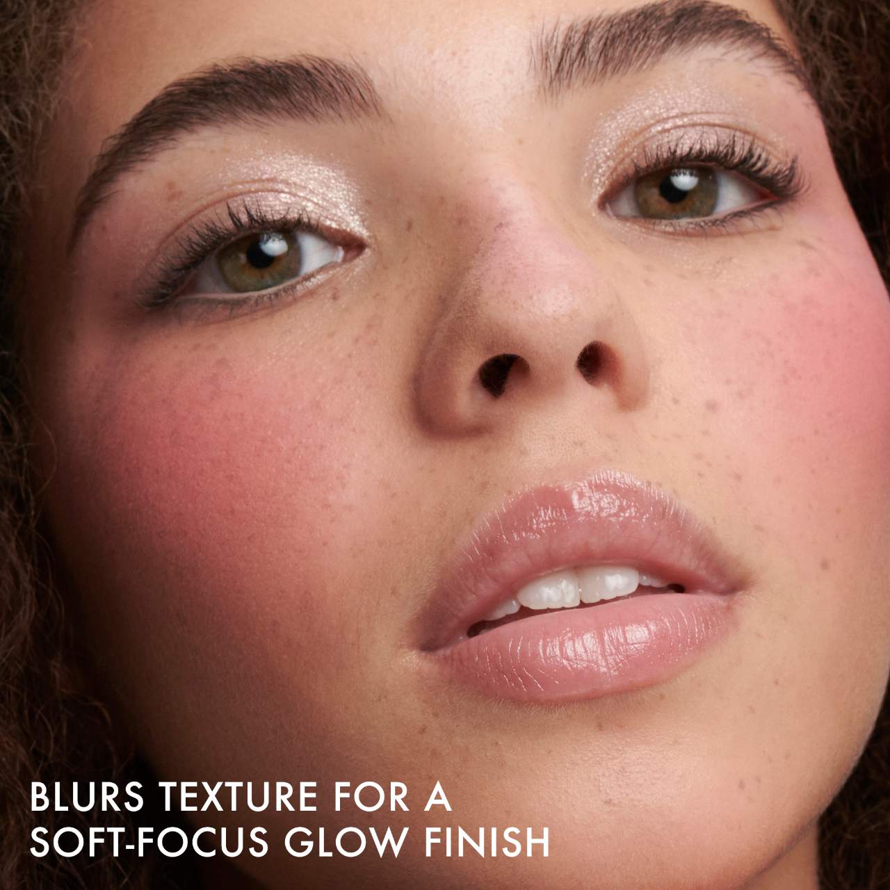 Luminous Silk Blurring Natural Glow Powder Blush