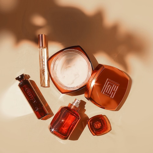 Crafted with utmost care and attention, Fenty Parfum Body Crème is formulated using select ingredients of the highest quality. The cream has a velvety and smooth texture, allowing for easy absorption into the skin without leaving any greasy residue. It deeply hydrates and nourishes, leaving your skin feeling soft, supple, and pampered.