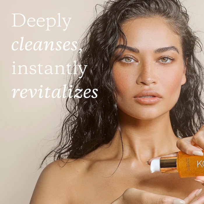 Mini Turmeric Glow Foaming Cleanser thumbnail 4