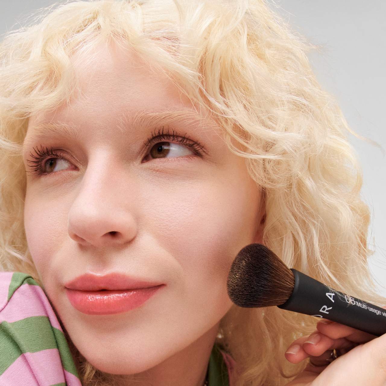 Универсальная кисть для лица Sephora Collection Essential Brush 06 — фото 3