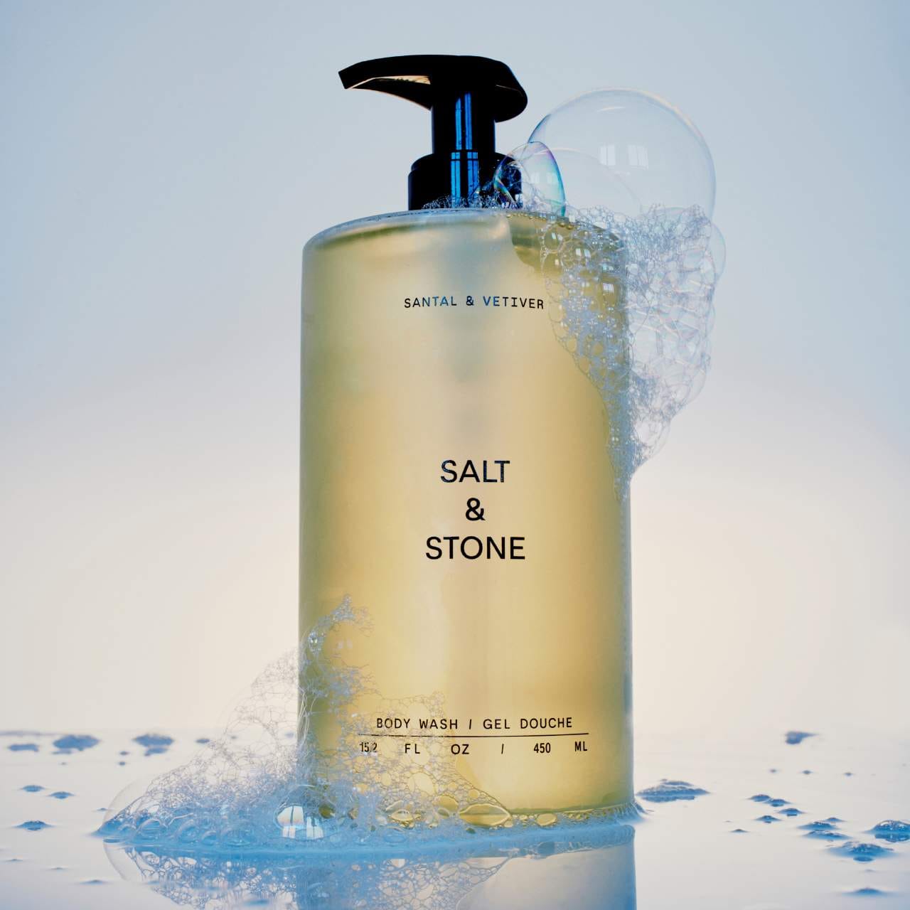 Сменный смягчающий гель для душа Salt & Stone Santal & Vetiver — фото 2