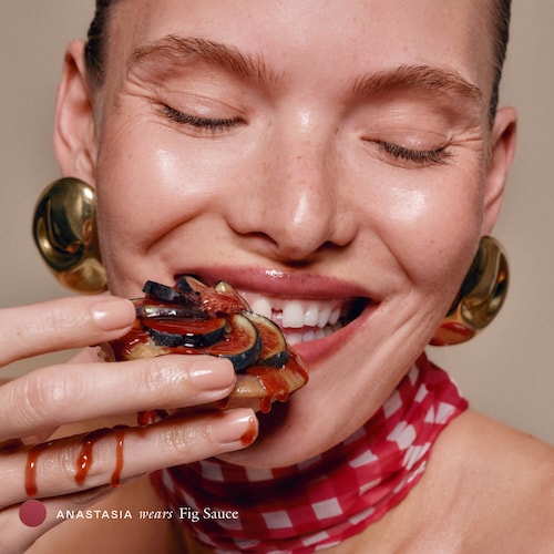 Le Chouchou Exfoliating + Softening Peptide Lip Balm