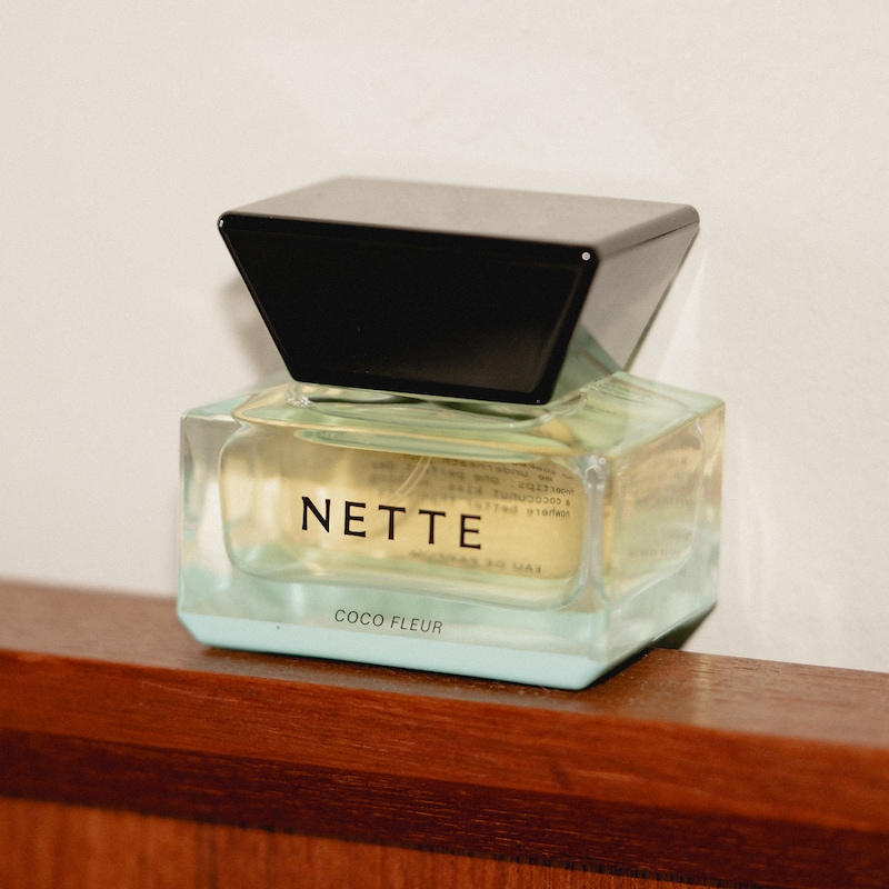 Coco Fleur Eau de Parfum with Coconut and Ylang-Ylang thumbnail 4
