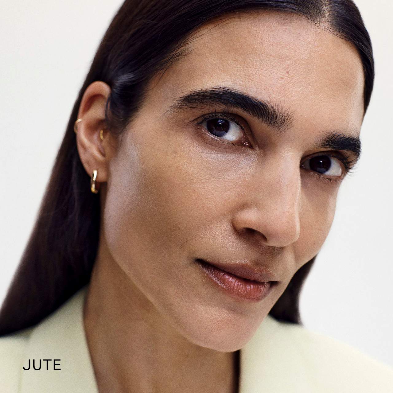 The Minimalist Perfecting Complexion Foundation and Concealer Stick